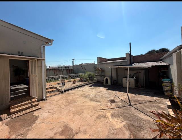 3 BEDROOM HOUSE FOR SALE IN REWLATCH